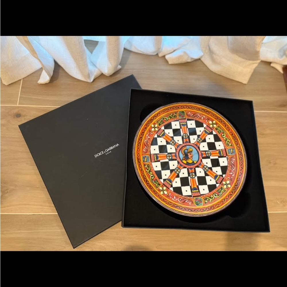 Dolce & Gabbana Charger Plate Fine Porcelain Carretta - Authentic, New in Box